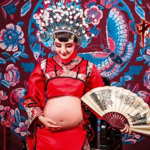 Bühnenkleidung Chinesisches Wawa Pan Gu Ying Hua Stil Peking-Oper Thematisches Pografie-Kostüm Schwangere Mumie Hanfu für Frauen