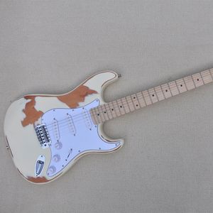 6 Strings Cream Relic Electric Guitar with White Pickguard SSS Pickups Maple Fretboard Customizable