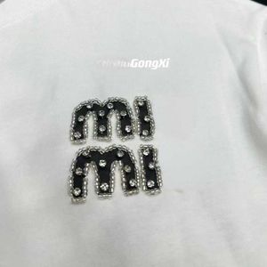 2023サマーコットンショートスリーブTシャツ女性スウェットシャツレターダイヤモンド刺繍クルーネックTシャツMIUデザイナーTシャツレディースプルオーバーシャ​​ツ