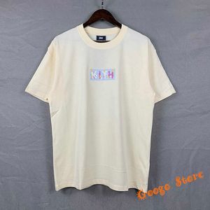 Herr t-shirts 2022 casual dagliga män kvinnor 1 1 kith överdimensionerade t-shirt klassiska färgade bokstäver kith box tee sommarstil topp kort ärm G230202