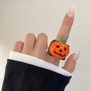 Anéis de casamento Ifkm Halloween engraçado Ringue de caveira Bat abóbora Mão divertida resina conjunta Personalidade D âmago da festa de joalheria