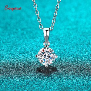 Pendanthalsband Smyoue Rhodium pläterade 0,5/1CT Moissanite Pendants for Women Classic S925 Pure Silver Necklace Sparkling Wedding Chains Jewelry G230202