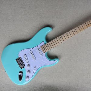 Chitarra elettrica a 6 corde azzurra con tastiera in acero Pickup SSS Battipenna bianco personalizzabile