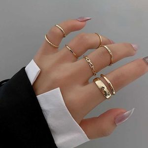 حلقة Solitaire للنساء 7pcs مجموعة من الفولاذ المقاوم للصدأ القابل للضبط Anillos Mujer Simple Vintage Trendy Jewelry Girls Gifts Halloween Party Y2302