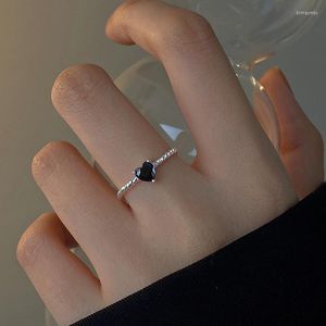 Anéis de casamento Vintage Black Zircon Ring Heart Crystal Small Stone Stone Trendy Silver Color Engagement