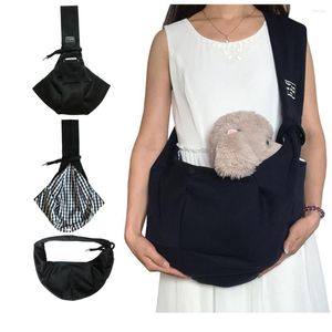 Hundbilsäte täcker Sling Carrier Soft Cat Portable Bag Foldbara justerbara blet axelpåsar för att bära katter husdjurstillbehör