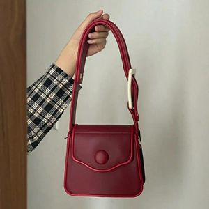 Kvällspåsar mbti vintage röd säck en huvud femme mode fast topphandtag ankomst koreansk stil kvinnor axelväska kawaii bolso mujer 230203