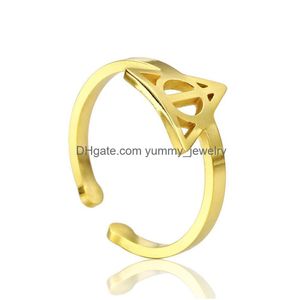 Bracelets de charme Mulheres ajustáveis ​​Acessórios Moda Abertura de jóias de aço inoxidável inspirado anel de triângulo dourado mortal para homens Drop Dhcyf