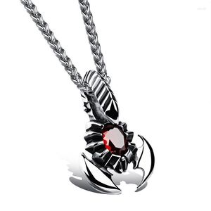 Collane con ciondolo Collana a forma di scorpione Accessori da uomo in cristallo rosso di Boemia con intarsi scorrevoli Gioielli per feste