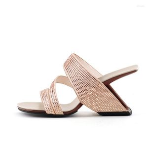 Sandaler Pink Black Square Peep Toe Fashion Young Lady Concise Handmade 8cm High Strange Heels glider på Bling Women HL417 Muyisexi