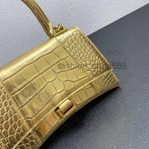 Neue Mode, große Handtasche mit Krokodilmuster, echtes Rindsleder, Luxus-Designertaschen, einzigartige Einkaufstasche, abgerundete und glatte Bögen, Umhängetasche, Metall-Alphabet 2023