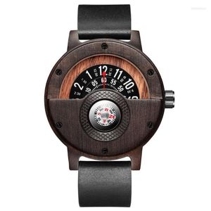 Armbandsur Creative Wood Watch Unique Compass Turntable Watches Men's Semicircle Dial Clock Quartz Retro Hour Relogio Masculinowristwa