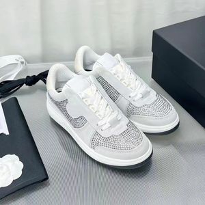 Frauen Modesportschuhe Heiße Diamantleder aus Frosted Leder schnüren Freizeitschuhe