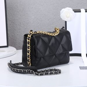 Classic Mini 19 Lambskin Black Quilted Bags Gold Bracelet Chain Handle Totes Turn Lock Crossbody Shoulder Diamond Lattice Designer 8A Handbags 20CM