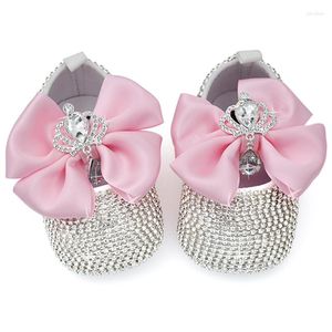 First Walkers Baby Dollbling Girl Pink Crown Ballerina Battesimo Scarpe Infantile Abito abbagliante Fatto a mano Mamma Figlia Vestito Bling Chupetes