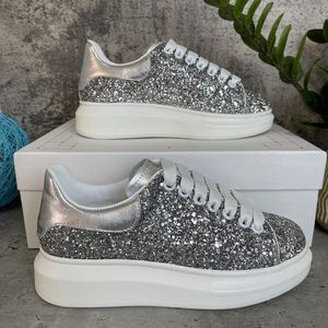 Luxury Velvet Suede Women's Shoes stora sneakers ökar kvinnors casual skor designer läder snörning plattform vit svart mäns.