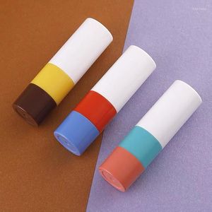 収納ボトル50pcs 12.1mmマカロンカラーラウンドリップスティックチューブ空のプラスチックリップチューブdiyホワイトブルーレッドルージュ化粧品コンテナ