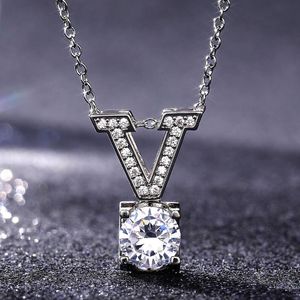 Pendant Necklaces JK Fashion V Shaped Bridal Cubic Zirconia Simple Stylish Accessories Versatile Female Silver Color Jewelry