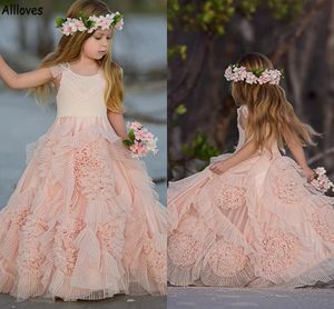 Bed￥rande rosa veckade ruffles Flower Girl Dresses For Wedding Beach Boho Lace Little Girls's Party F￶delsedagskl￤nningar Kids Sp￤dbarn First Holy Comunion Chic Dress CL1775