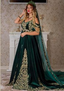 Traditionelle grüne Abendkleider im Kaftan-Stil, goldene Spitze, lange arabische Dubai-formelle Event-Kleider, elegante Braut-Empfangskleidung, Promi-Partykleid nach Maß