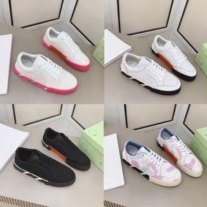 2023 Yeni Erkekler ve Kadınlar Ok Yürüyüş Ayakkabıları Çift Yürüyüş Özel Spor Erkekleri Marka Name Sneakers Ladies Jogging Shoe Slip Soles Skate Ayakkabıları 35-45