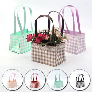 Gift Wrap Portable Flower Box Waterproof Paper Handy Bag Kraft Folding Handväska Bröllop Rose Baskestarty Förpackning för tårtfödelsedag