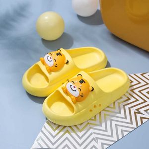 Slipper Summer Children Slippers Solid Yellow Boys House Mjuka barn Fashion Cartoon Rabbits söta icke-halkstrandskor