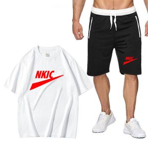 Summer Mens Trailtsits Pamuk Setleri Marka Streetwears Man Şort Tees Trailsits Sportswears Sıradan Kıyafetler Erkek Büyük Boy Giyim Marka Logo Baskı