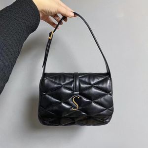 2022 senaste Le 57 Kopplingsväska topphandtag Hobo Axelväska plånbok Dam Lyx Designer klassisk fyrkantig quiltad overlock hängväska Crossbody lammskinnsväskor