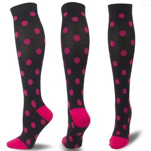Spor çorapları golf sıkıştırma çorapları Crossfit streç basınç varisli damar çorap bacak kabartma ağrı diz yüksek destek uyluk-yüksek