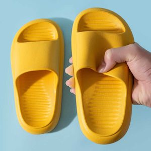 Slipper barn tofflor solida sommarsandaler småbarn baby pojkar flickor badrum strand childern mjuka ensamskor antislip