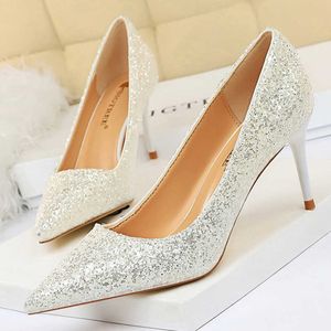 Elbise Ayakkabı 2022 Kadın 9.5cm 7cm Yüksek Lüks Pompalar Sequins Glitter Designer Artı Boyut 43 Düğün Gelin Altın Sevgililer Scarpins Ayakkabı G230130