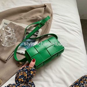 Bolsas de cintura pequenas de tecido de couro Totes para mulheres Bolsa de marca de luxo Bolsa de cintura de trama de luxo 2021 bolsa de peito feminina 0205/23