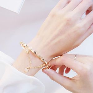 Bracelets de aço inoxidável em ouro rosa pulseiras femininas Coração para sempre Love Brand Charm Bracelet for Women Famous Jewelry Bracelet Designer for Women Diamond Bracelet