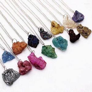 ペンダントネックレス5PCS DRUZY AGATESネックレスナチュラルクリスタルチタンナゲット宝石ストーンビーズDIYファッション女性ジュエリーセミ