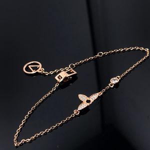 Designers halsband lyxiga halsband diamant graverade bokstäver design mode stilar smycken casual stil valentine dag gåva smycken mångsidig mycket bra