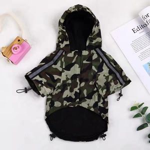 Abbigliamento per cani Abbigliamento per animali domestici Primavera Estate Impermeabile Felpe mimetiche Cappotto riflettente Giacca antivento impermeabile Polsino regolabile Polvere