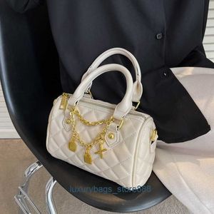 Design Bag Online Export Clearance Wholesale Small Women's 2023 Popular New Fashion Version Portable Msenger Net Red Shoulder