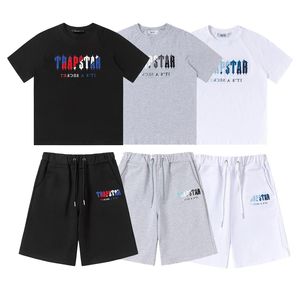 Erkek Tişörtler Trapstar T Shirt Tasarımcı Gömlek Baskı Mektubu Lüks Siyah Beyaz Gri Gökkuşağı Renkli Yaz Sporları Moda Pamuk Kablo Üst Kısa Kollu Boyut