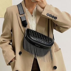 Waist Bags Luxury Woman Chest Fashion Tassel Leather Large Capacity Crossbody Women Casual Rivet Desing Travel Pack 230204
