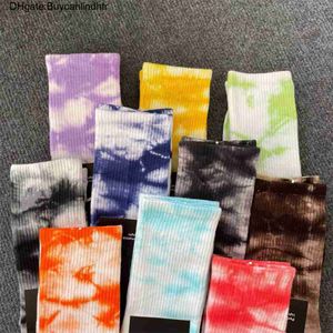 TIE DYE SOCKS Strumpor Sports Athletic Geometric Pattern Cotton Fashion Casual Long Tube Sock lämplig för vårens höstsäsonger Knä
