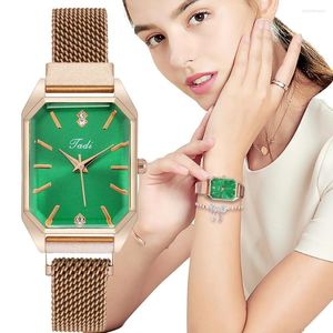 Orologi da polso Orologi di moda da donna con diamanti di lusso Semplicità Scala Rettangolo da donna Cinturino magnetico senza fibbia in oro rosa al quarzo