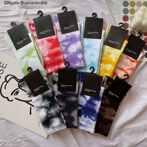 Tie Dye Moda Uomo Gancio Calzini di marca Classico Tubo centrale Sport Calzino per assorbimento dell'umidità Casual Uomo Donna Abbigliamento di lusso Calzini sportivi medi corti