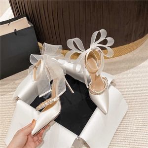 Elbise Ayakkabı Bayan Sivri Burun Yay Örgü Stilettos Yüksek Topuk Rhinestones Kristal Ayakkabı Pompaları Düğün Gelin Parti Seksi Siyah Beyaz Yeni 2022 G230203
