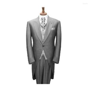 Ternos masculinos Medida personalizada Medida cinza Tailcoat com colete prateado sob medida de cauda longa noivo de casamento preto Tuxedo Men