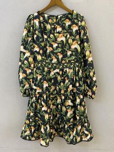 Casual Dresses 2023 Autumn Knee-Length Dress Designer Women Black Green Floral Printed Long Sleeve High Quality Holiday