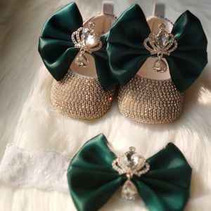 Первые пешеходы Dollbling Emerald Crown Baby Cirb Shoes Green Bow Set Set Bebe Bebe Bebe Bebe Ballet 100 -дневная балерина Princess Girl First WA 230203