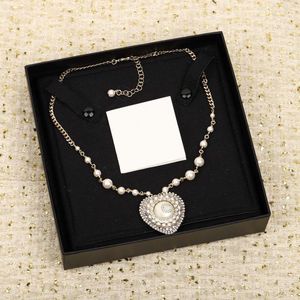 2023 Luxury quality Charm heart shape pendant necklace with diamond and nature shell beads in 18k gold plated box stamp PS7566A