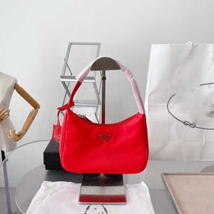 Autunno nuova borsa da ascella hobo per la casa borsa da donna versatile alla moda in tessuto di nylon impermeabile con una spalla