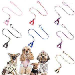 Hundhalsar 1pc husdjur koppel bärbar justerbar katt krage polyestertryck slitstark bälte bröstbandsträning promenad slumpmässig färg